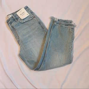 NWT A&F Curve Love “The Mom” High Rise jeans!